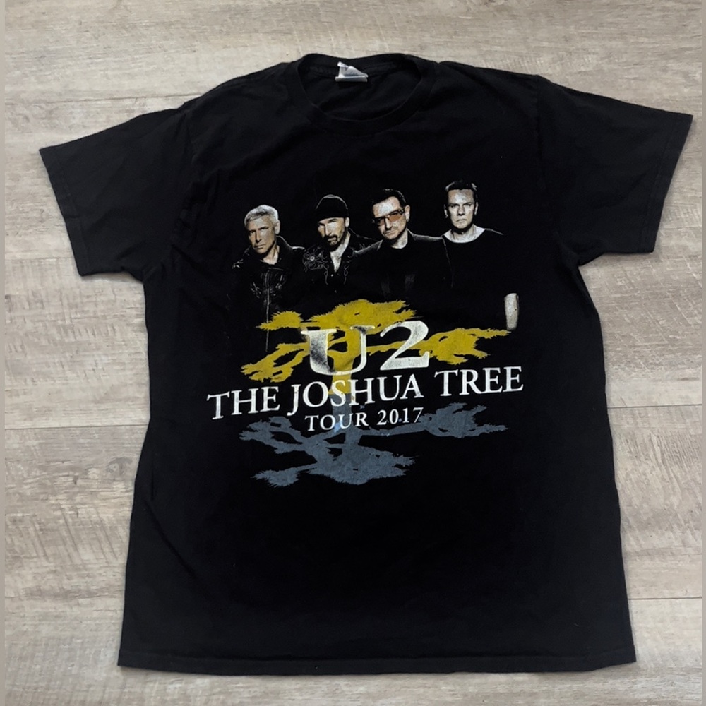 Delta U2 The Joshua Tree US Tour 2017 Short Sleeve Graphic T-Shirt Size Medium